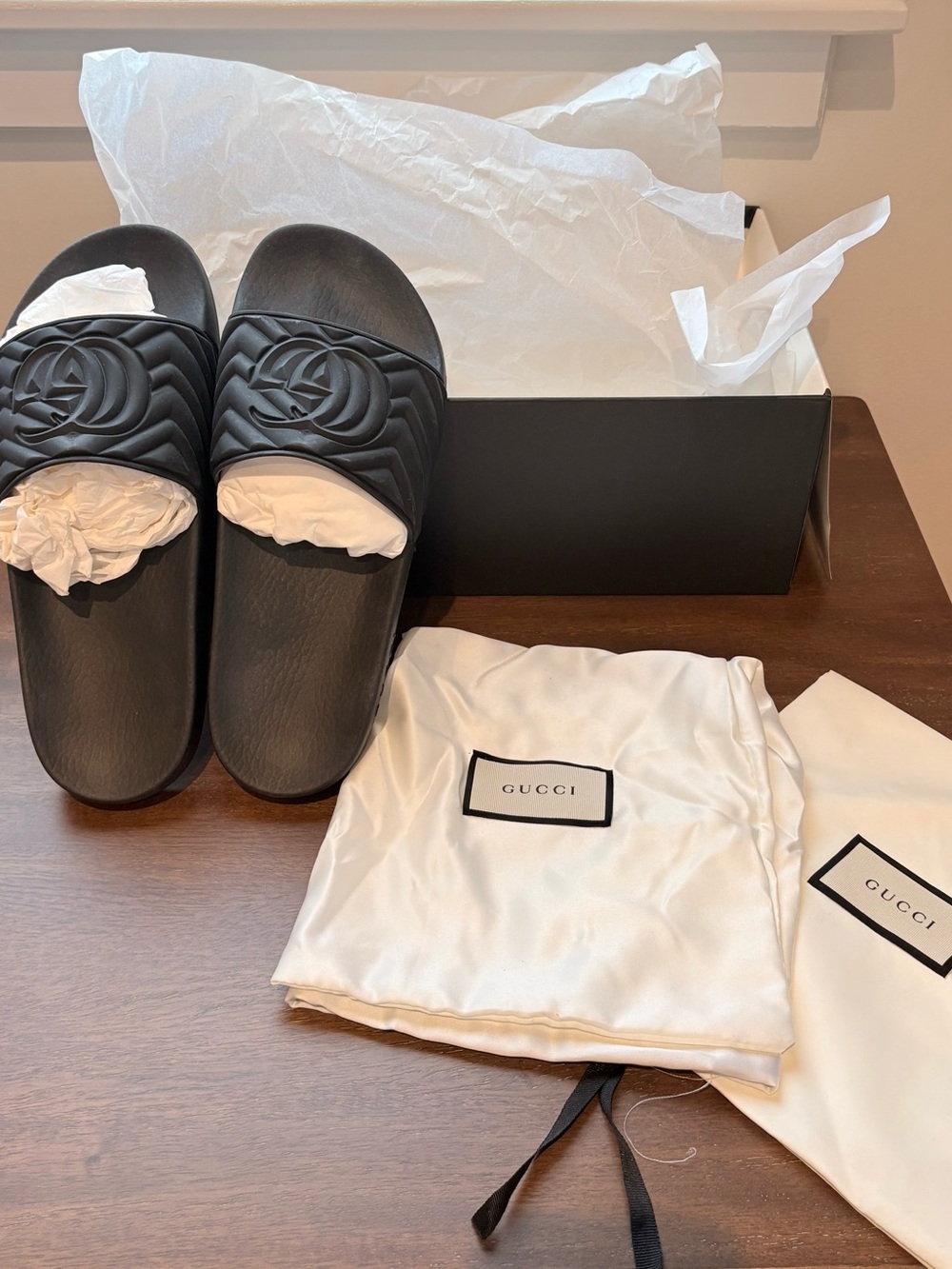 Gucci Matelasse Rubber Slides